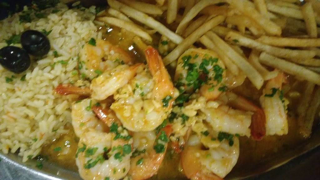 Casa Do Benfica Restaurant | restaurant | 28 Federal Rd, Danbury, CT 06810, USA | 2032050937 OR +1 203-205-0937