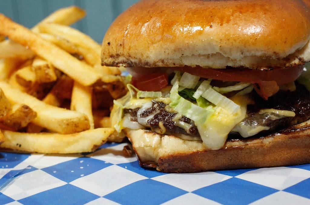 The Reel Seafood & Grill | restaurant | 1683 West State Highway 46 #235, New Braunfels, TX 78132, USA | 8302146103 OR +1 830-214-6103