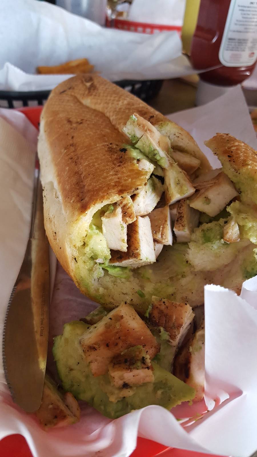 Cass Street Bar & Grill | restaurant | 4612 Cass St, San Diego, CA 92109, USA | 8582701320 OR +1 858-270-1320