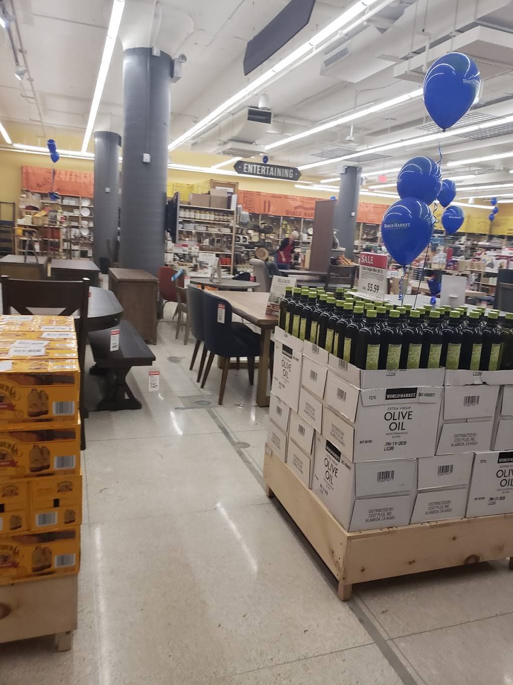 Corbins Corner | shopping mall | 1445 New Britain Ave, West Hartford, CT 06110, USA | 2036355560 OR +1 203-635-5560