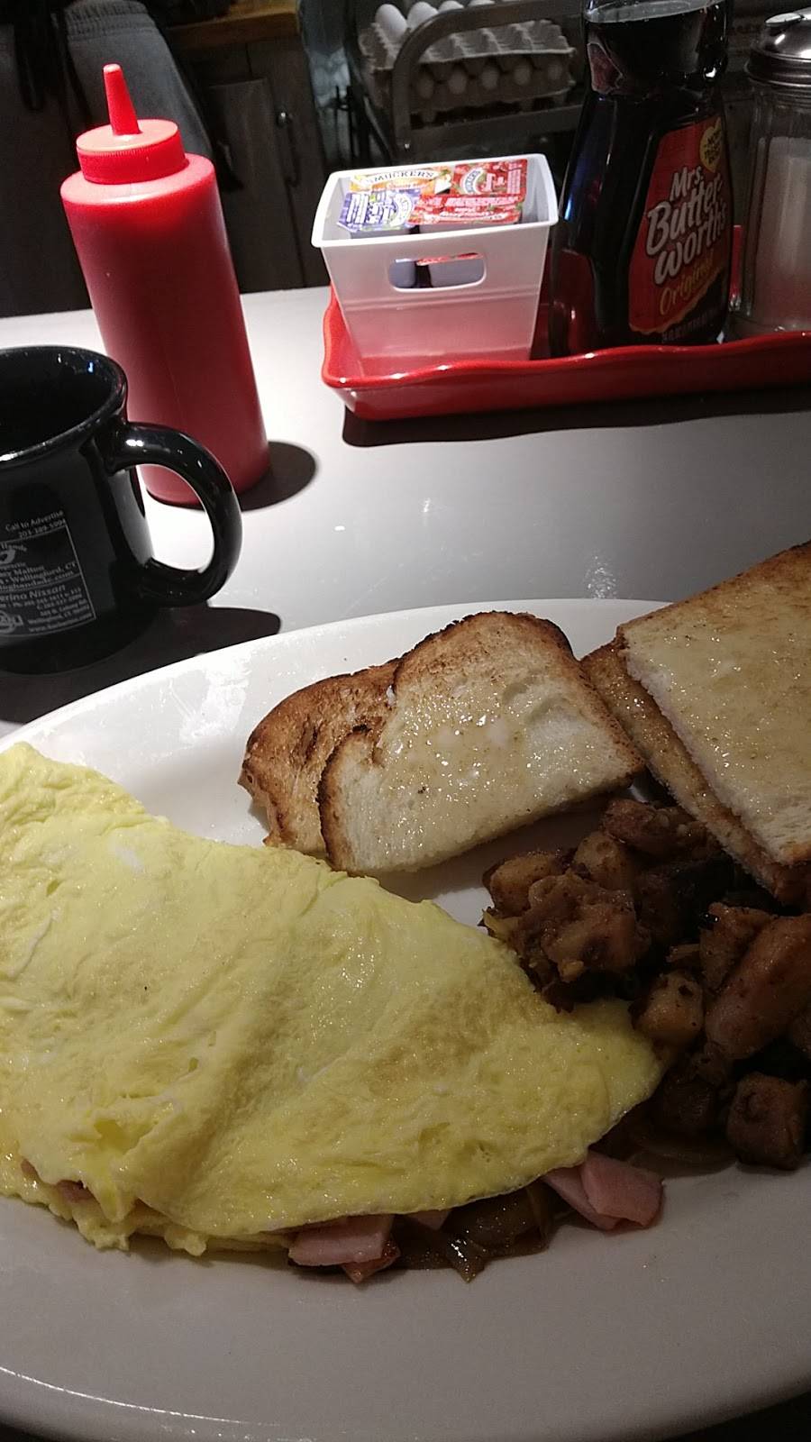 Wallingford Center Street Luncheonette | restaurant | 18 Center St, Wallingford, CT 06492, USA | 2032693447 OR +1 203-269-3447