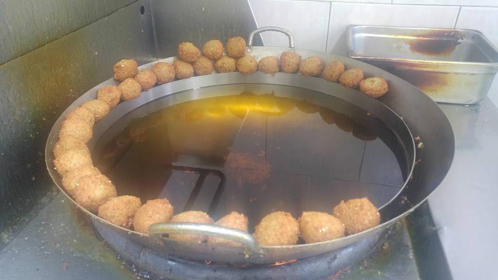 Falafel Freiha | restaurant | 3858 Boulevard Perron, Laval, QC H7V 1P8, Canada | 4506862446 OR +1 450-686-2446