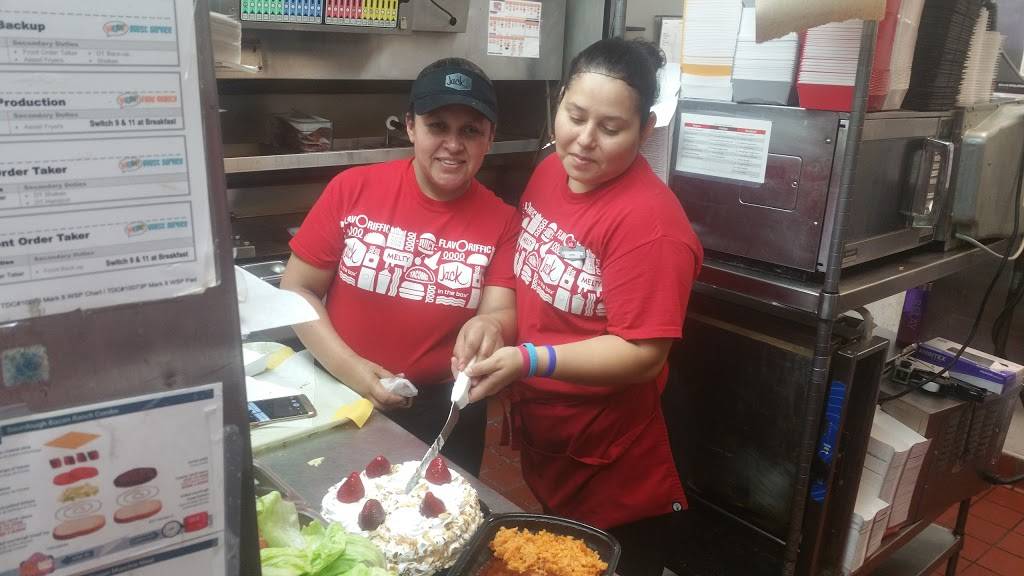 Jack in the Box | restaurant | 6355 E Mockingbird Ln, Dallas, TX 75214, USA | 2148267320 OR +1 214-826-7320