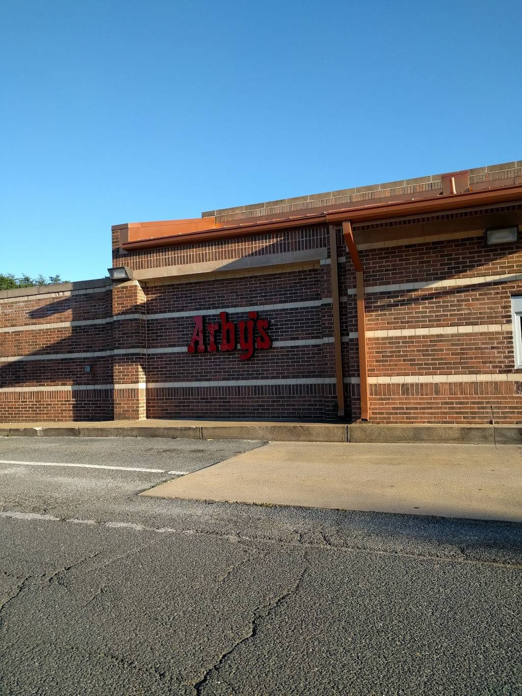 Arbys | restaurant | 6095 Gorgas Rd., Blvd. 2304, Fort Belvoir, VA 22060, USA | 7038065672 OR +1 703-806-5672