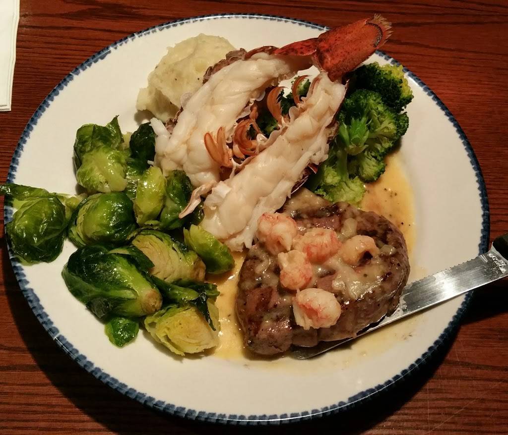 Red Lobster | restaurant | 5051 Auth Way, Camp Springs, MD 20746, USA | 3014233715 OR +1 301-423-3715