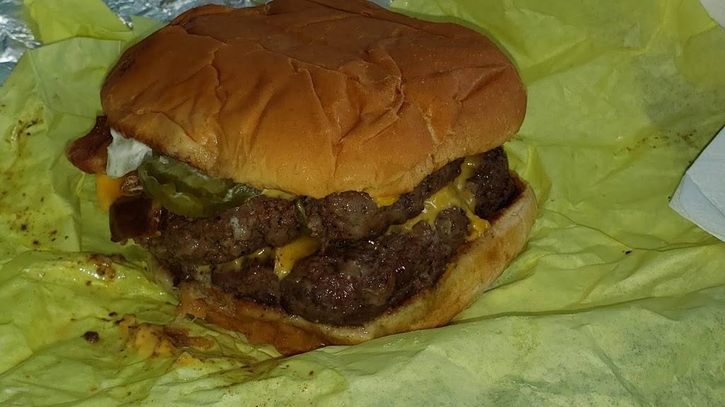 Fresh & Meaty Burgers | restaurant | 13187 Cedar Rd, Cleveland Heights, OH 44118, USA | 2163714400 OR +1 216-371-4400