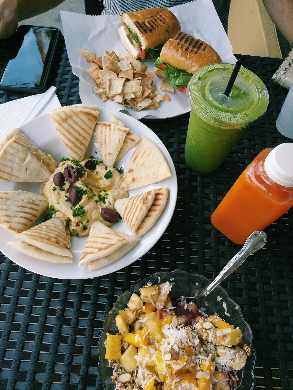 Karma Juice Bar & Eatery | restaurant | 209 1st St NE, St. Petersburg, FL 33701, USA | 7278964000 OR +1 727-896-4000