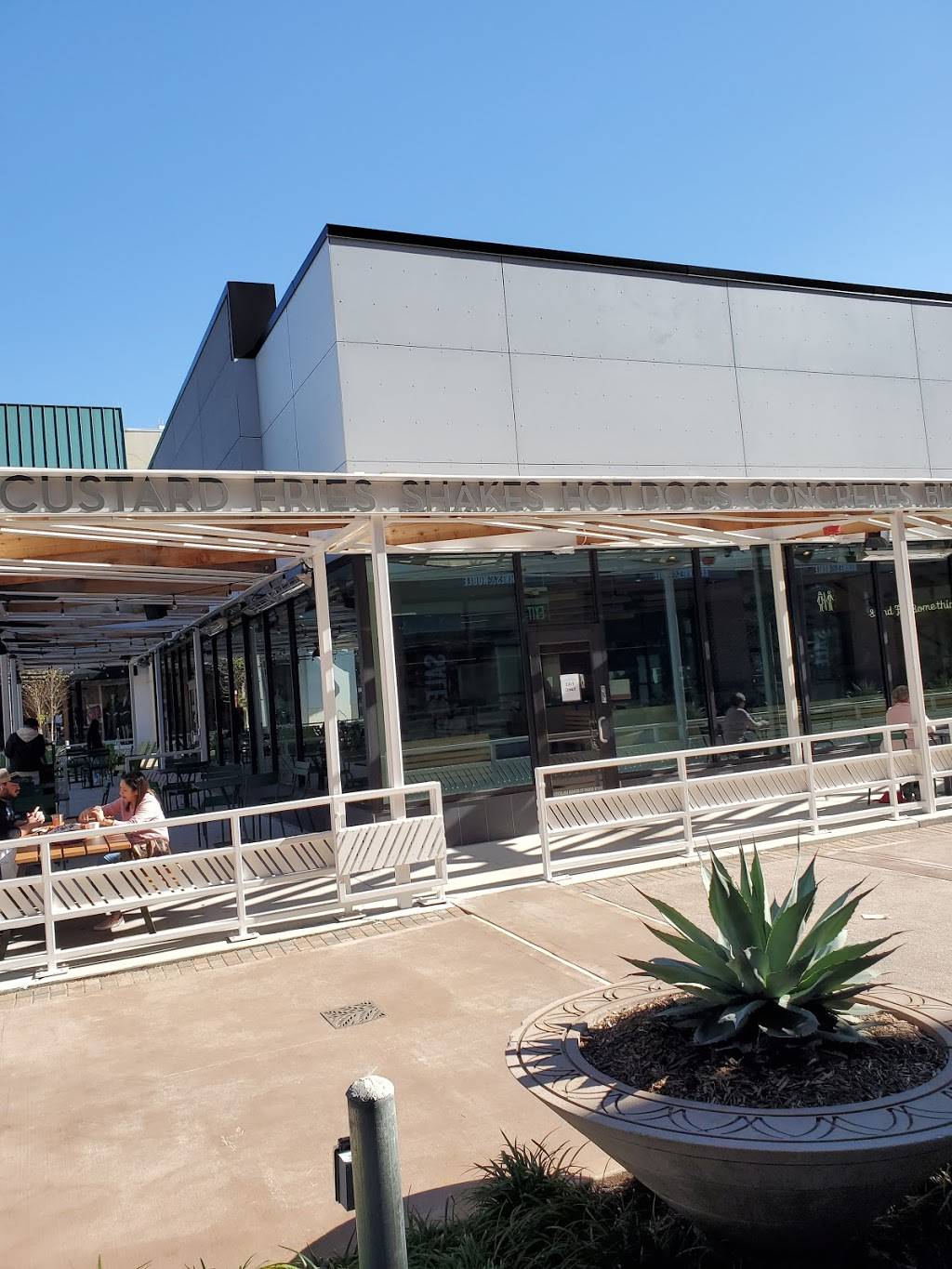 Shake Shack | restaurant | 1201 Lake Woodlands Dr Suite 3034, The Woodlands, TX 77380, USA | 3462204309 OR +1 346-220-4309