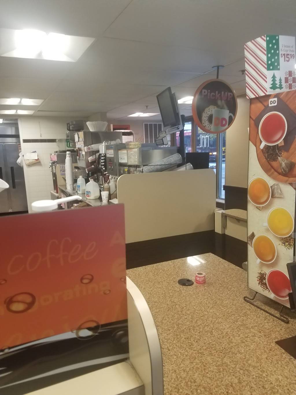 Dunkin | cafe | 1 E Penn Square, Philadelphia, PA 19107, USA | 2157511451 OR +1 215-751-1451