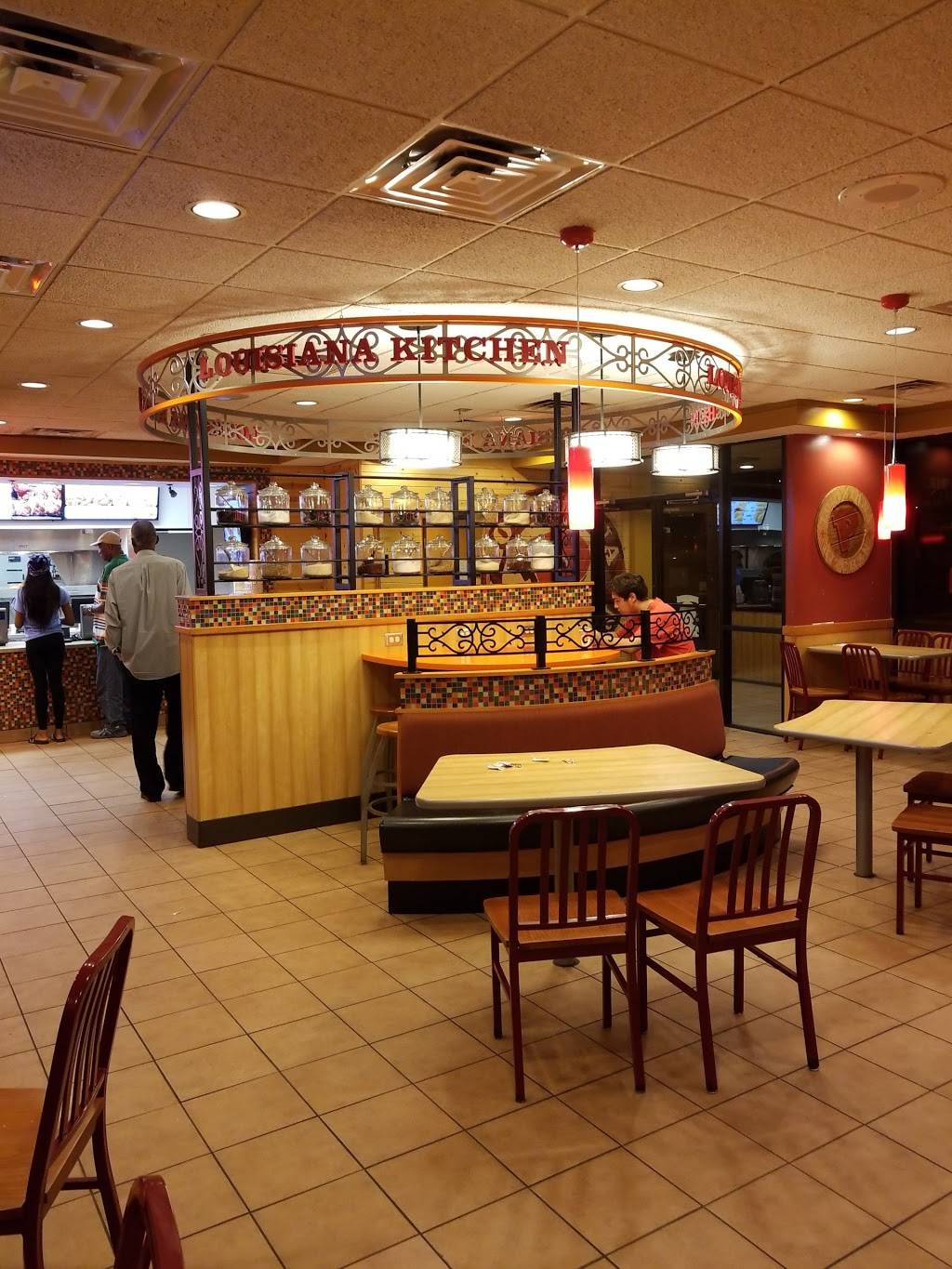 Popeyes Louisiana Kitchen | restaurant | 2954 Dale Blvd, Dale City, VA 22193, USA | 7036703150 OR +1 703-670-3150