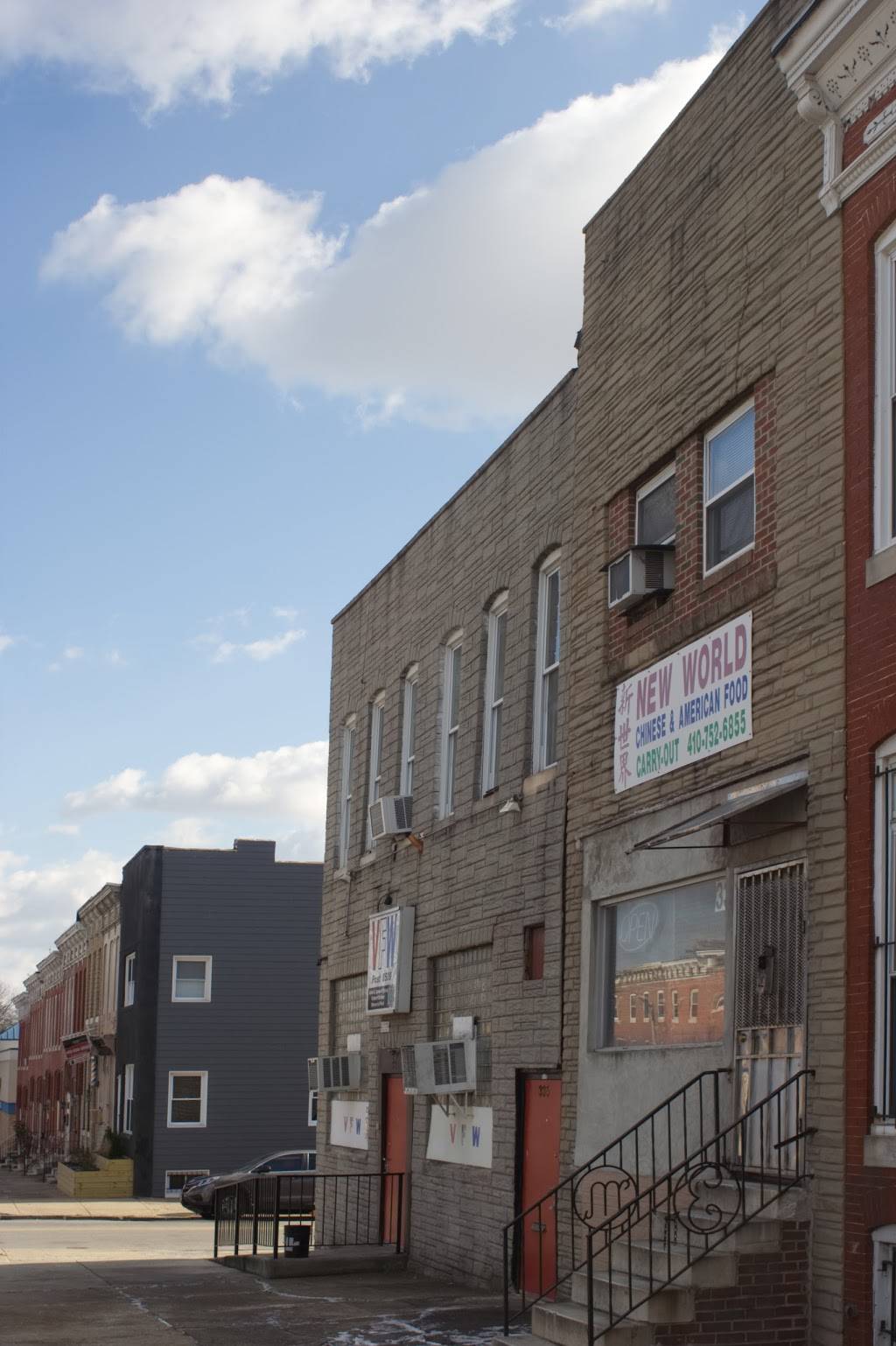 New World Carryout | meal takeaway | 333 E North Ave, Baltimore, MD 21202, USA | 4107526855 OR +1 410-752-6855