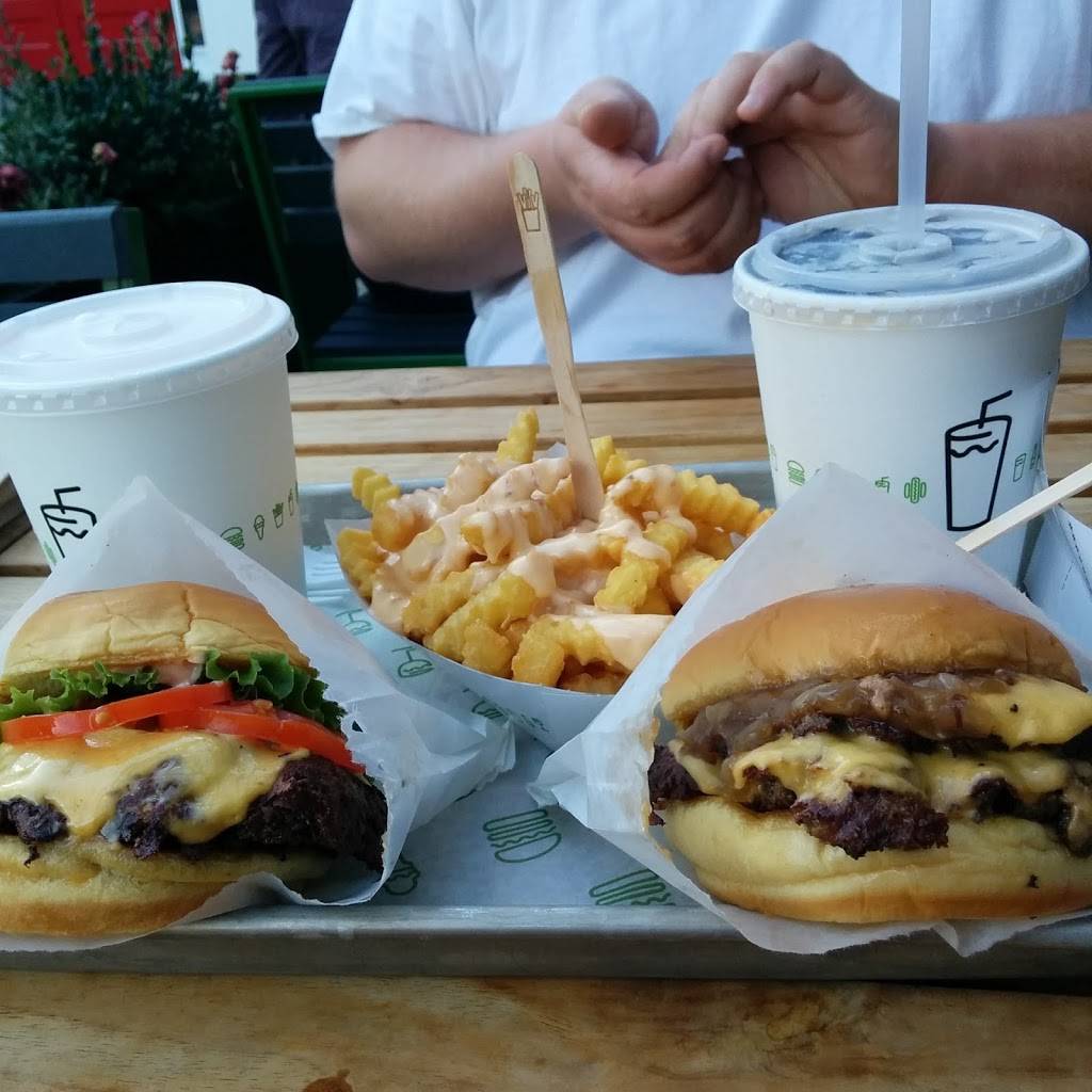 Shake Shack | restaurant | 4999 Old Orchard Shopping Center Space L28, Skokie, IL 60077, USA | 8473801240 OR +1 847-380-1240