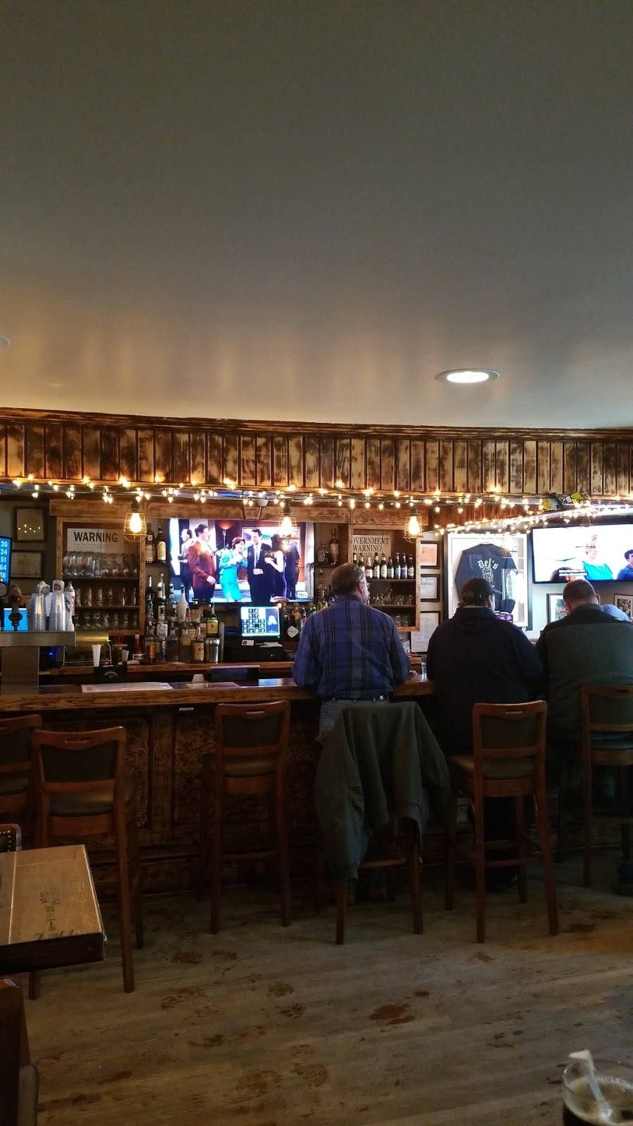 Dels Bar & Grill | restaurant | 129 Pine Hollow Rd, Oyster Bay, NY 11771, USA | 5169224444 OR +1 516-922-4444