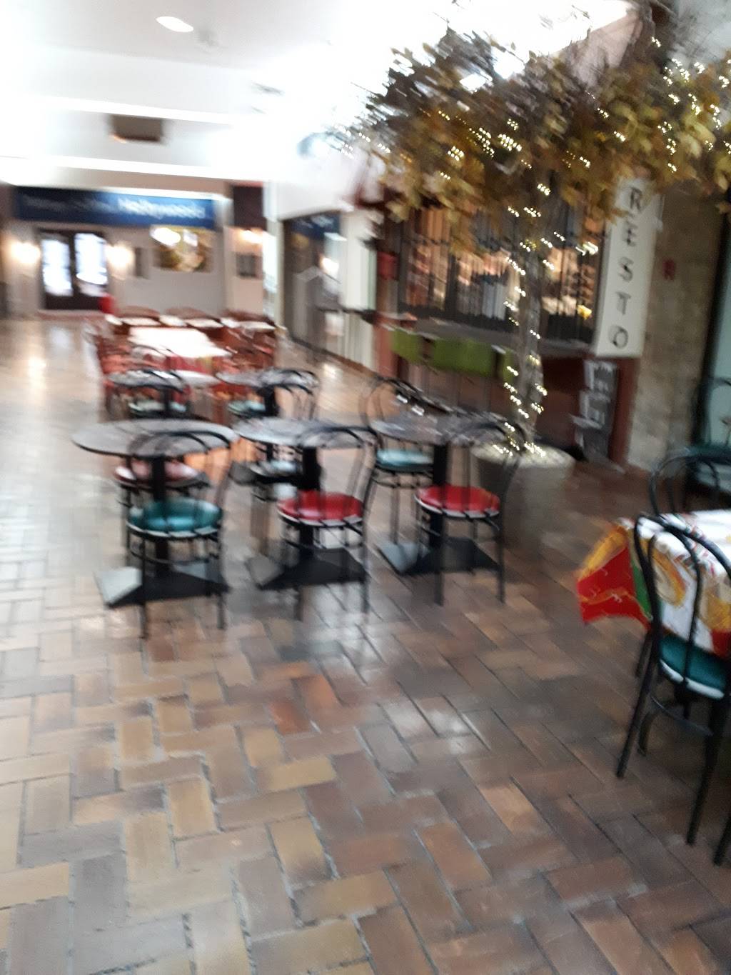 Restaurant Café Le Petit Mexicain | restaurant | 95 Bd De Gaulle, Lorraine, QC J6Z 3R8, Canada | 4509656969 OR +1 450-965-6969