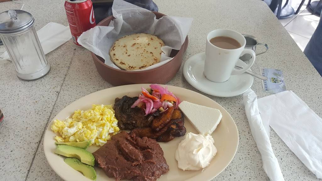 Islas De La Bahia | restaurant | 14405 Prairie Ave d, Lawndale, CA 90260, USA | 4242690680 OR +1 424-269-0680