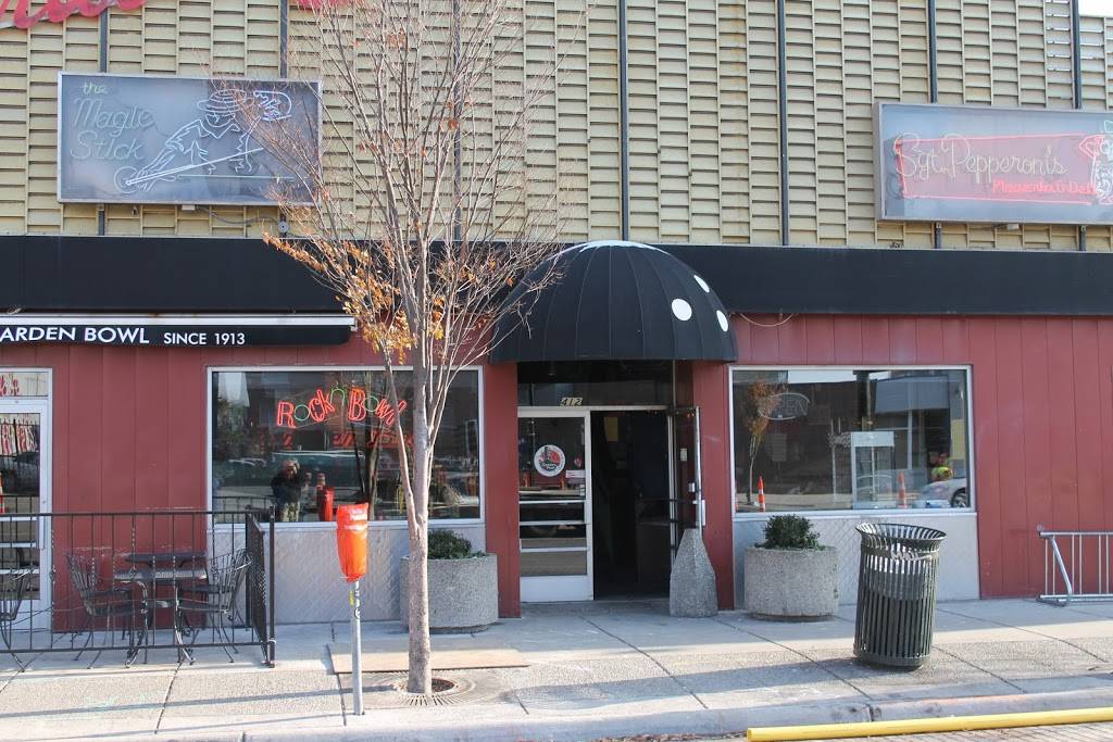 Sgt. Pepperonis Pizzeria & Deli | restaurant | 4120 Woodward Ave, Detroit, MI 48201, USA | 3138337272 OR +1 313-833-7272