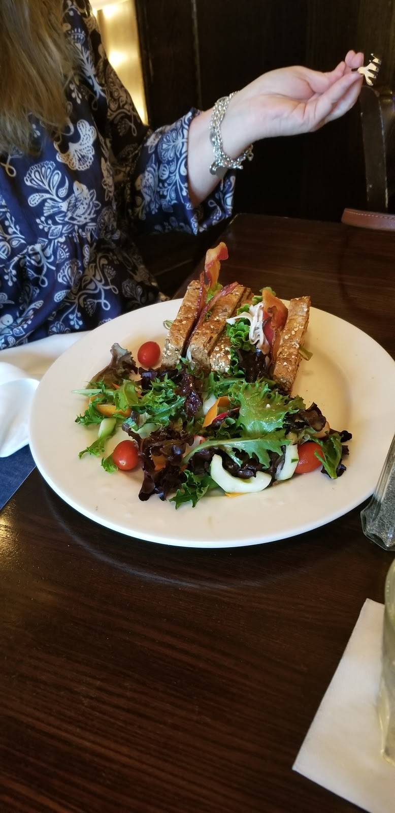 Harry Carays Italian Steakhouse | restaurant | 70 Yorktown Shopping Center, Lombard, IL 60148, USA | 6309533400 OR +1 630-953-3400