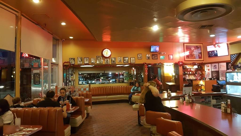 Bobs Big Boy | cafe | 4211 W Riverside Dr, Burbank, CA 91505, USA | 8188439334 OR +1 818-843-9334
