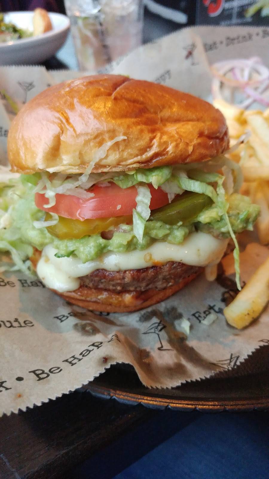 Bar Louie - Twelve Mile Crossing | night club | 44375 Twelve Mile Rd suite g-152, Novi, MI 48377, USA | 2486621100 OR +1 248-662-1100