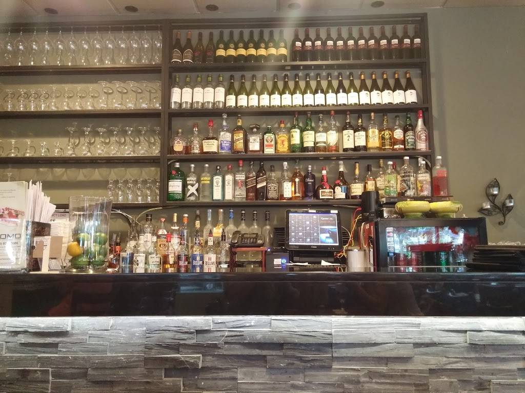 MoMo Sushi | restaurant | 17 Turnpike Square, Milford, CT 06460, USA | 2038777686 OR +1 203-877-7686