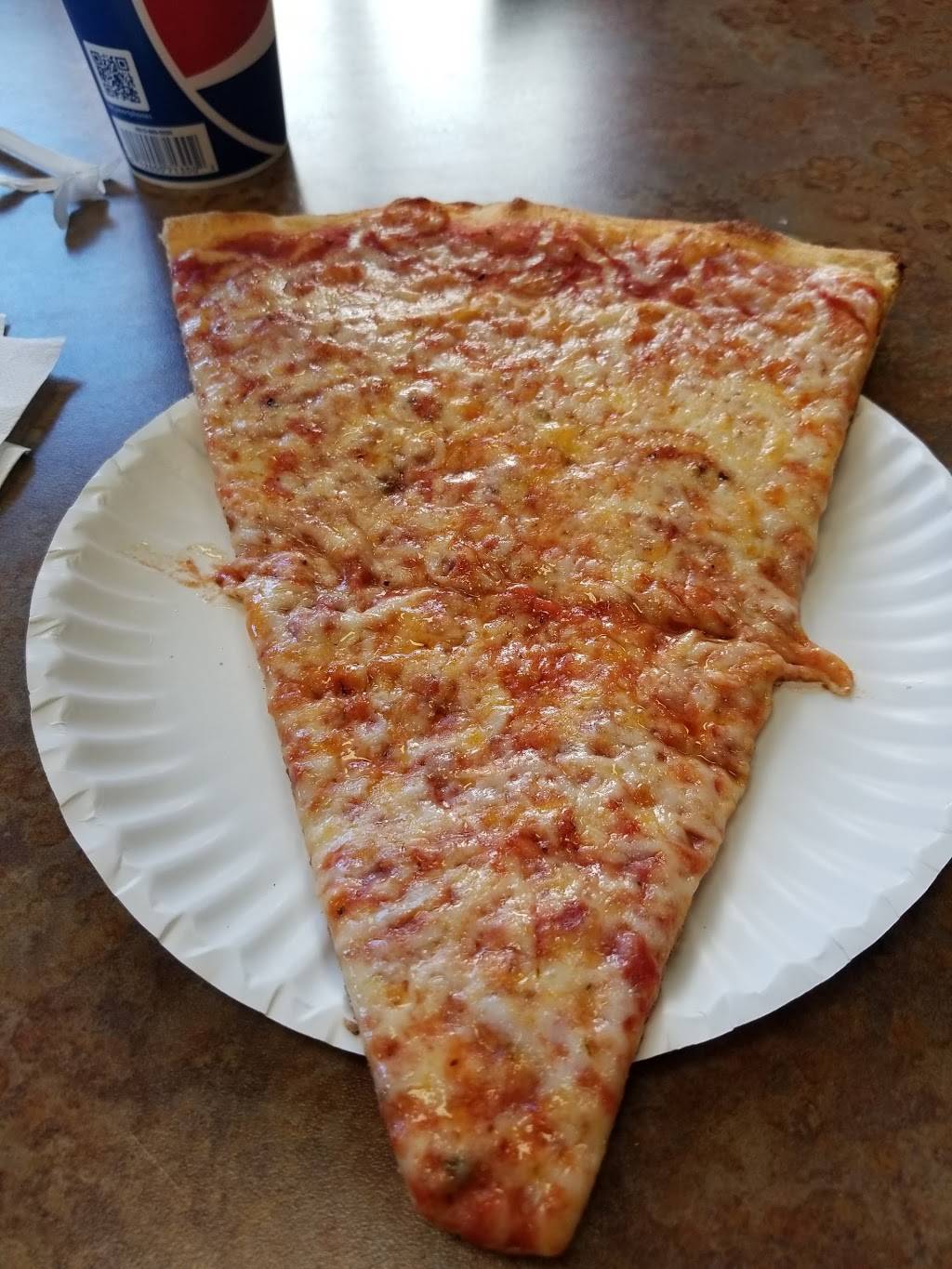 Luigis Pizza | restaurant | 13551 Steelecroft Pkwy, Charlotte, NC 28278, USA | 7045876010 OR +1 704-587-6010