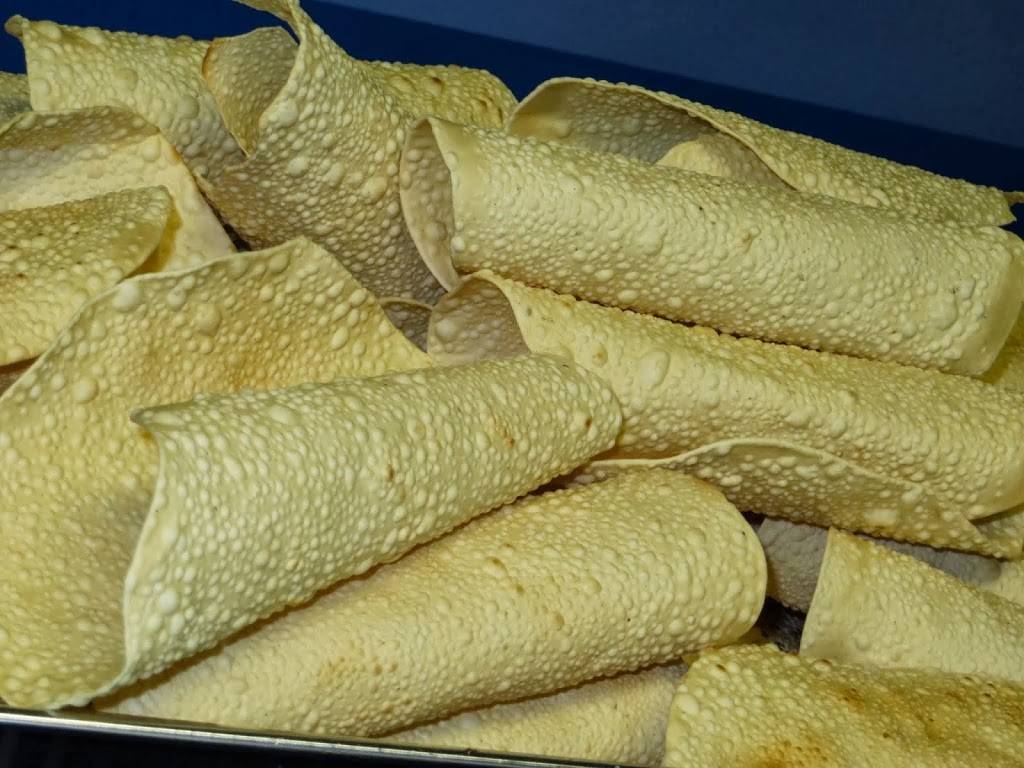 Paprika | restaurant | 2547 W Lawrence Ave, Chicago, IL 60625, USA | 7733384906 OR +1 773-338-4906