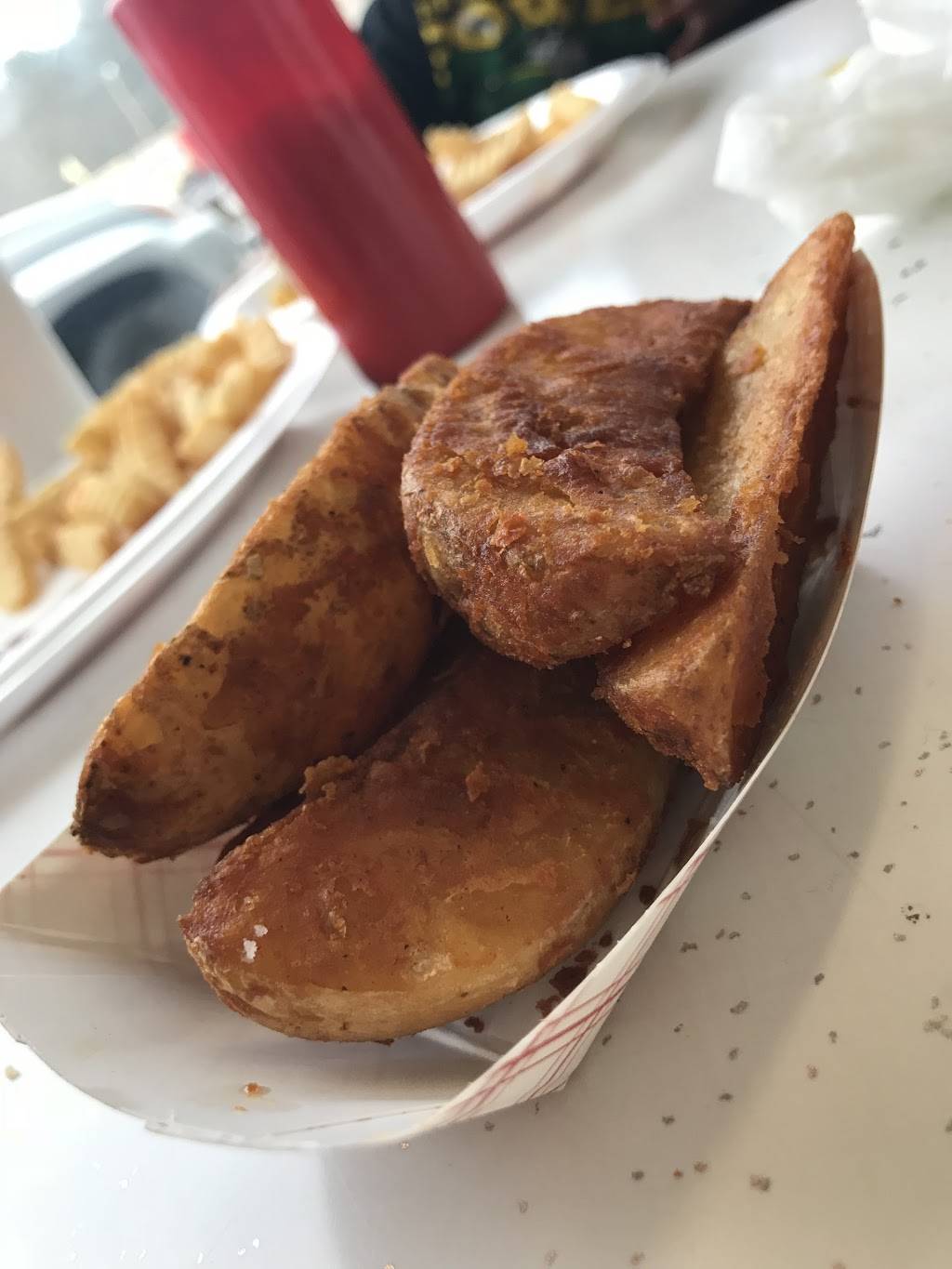 Bobs Dairyland | restaurant | 8361 US-19E, Roan Mountain, TN 37687, USA | 4237723641 OR +1 423-772-3641