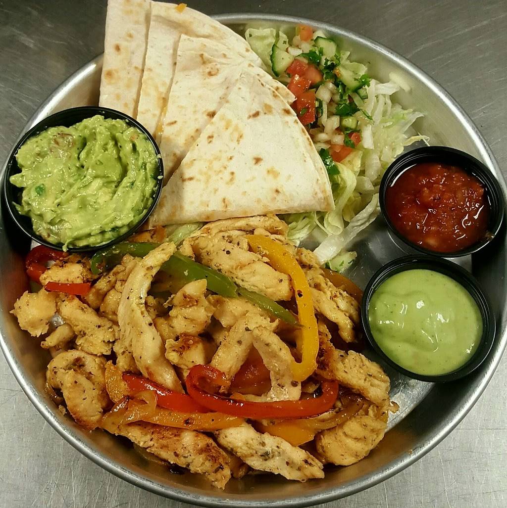 The Warehouse | restaurant | 15835 Center West Hadan Dr, Bennington, NE 68007, USA | 4022383000 OR +1 402-238-3000