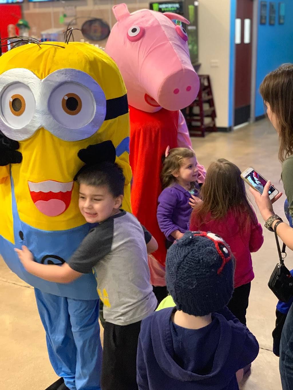 Fun Zone | restaurant | 2011 63rd St, Downers Grove, IL 60516, USA | 6304892333 OR +1 630-489-2333