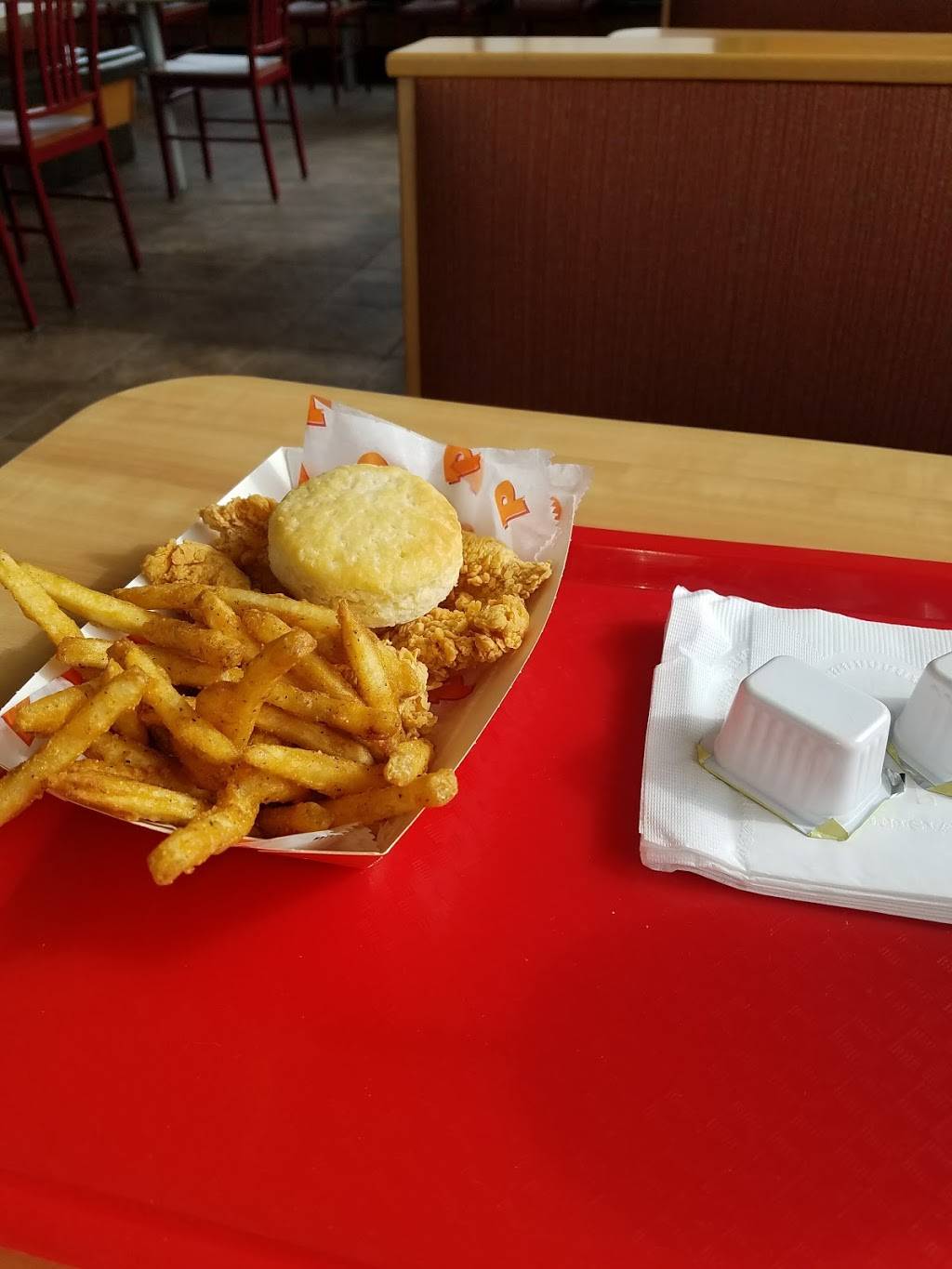 Popeyes Louisiana Kitchen | restaurant | 2402 E 38th St, Indianapolis, IN 46218, USA | 3173771880 OR +1 317-377-1880