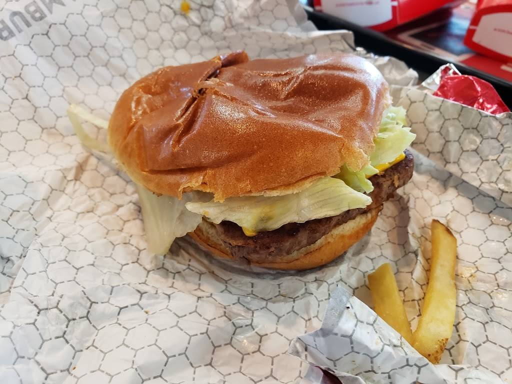 Wendys | restaurant | 441 Market St, Gordonsville, VA 22942, USA | 4342076313 OR +1 434-207-6313