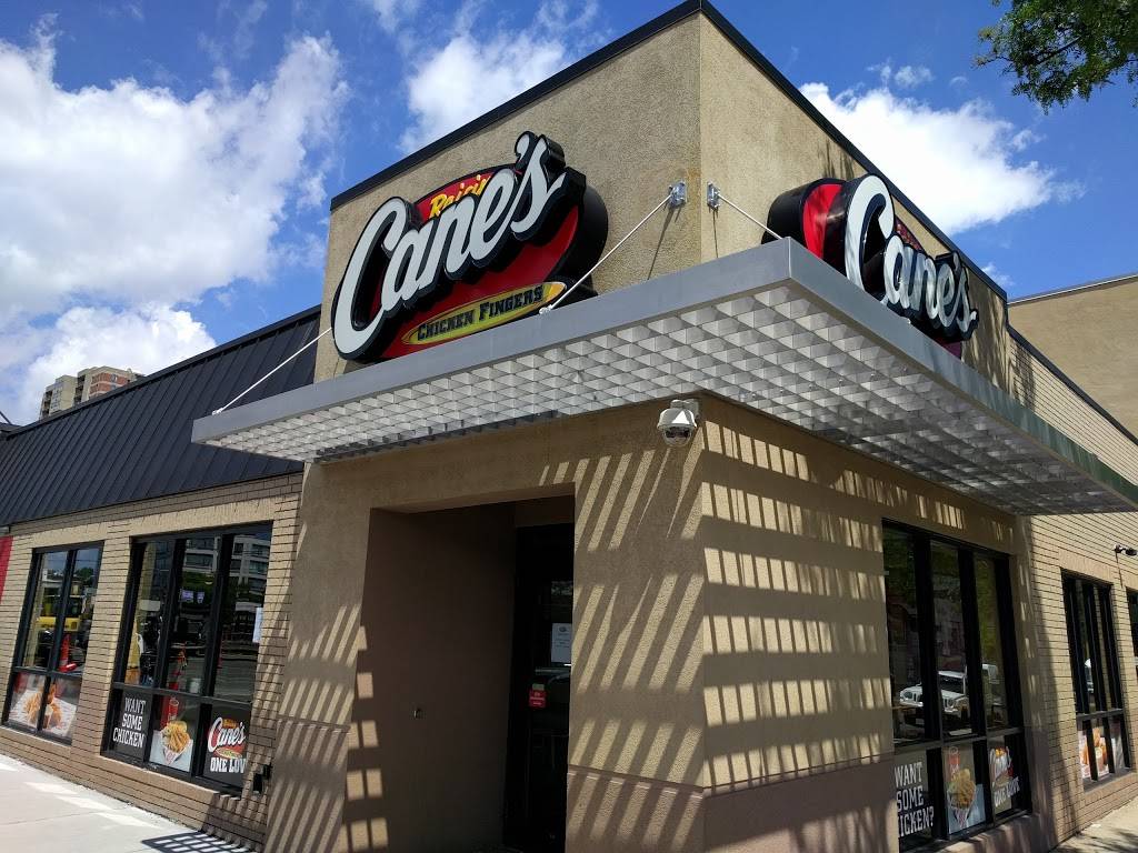 Raising Canes Chicken Fingers | meal takeaway | 949 Commonwealth Avenue, Boston, MA 02215, USA | 6173585932 OR +1 617-358-5932