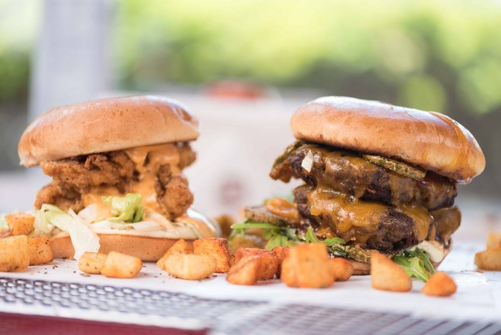 DUNK Burgers and Chocolate | restaurant | 9737 Yonge St #211, Richmond Hill, ON L4C 8S7, Canada | 9052373865 OR +1 905-237-3865