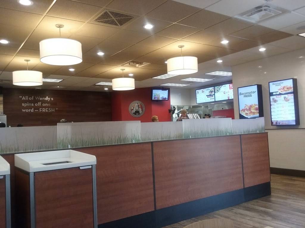 Wendys | restaurant | 3815 SW Loop 820, Fort Worth, TX 76133, USA | 8179539452 OR +1 817-953-9452
