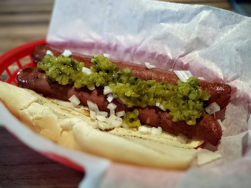 Haucks Grill | restaurant | 142 W Main St, Turlock, CA 95380, USA | 2092502653 OR +1 209-250-2653