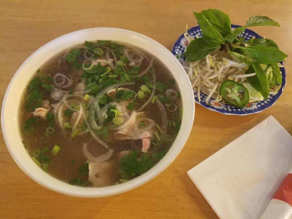 Pho Hot | restaurant | 7442 Little River Turnpike, Annandale, VA 22003, USA | 7033335955 OR +1 703-333-5955