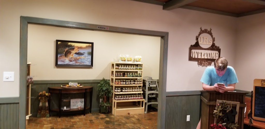 JRs Catfish House | restaurant | 6103 MS-613, Lucedale, MS 39452, USA | 6017915375 OR +1 601-791-5375