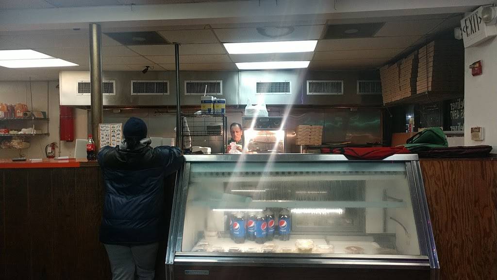 Ginos Pizza Store | restaurant | 2810 W 9th St, Chester, PA 19013, USA | 6104853315 OR +1 610-485-3315