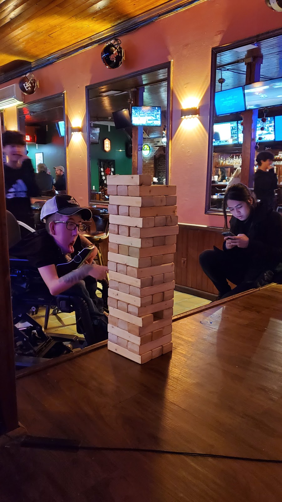 Sidelines Bar & Grill | restaurant | 920 Rucker Blvd, Enterprise, AL 36330, USA | 3344754769 OR +1 334-475-4769