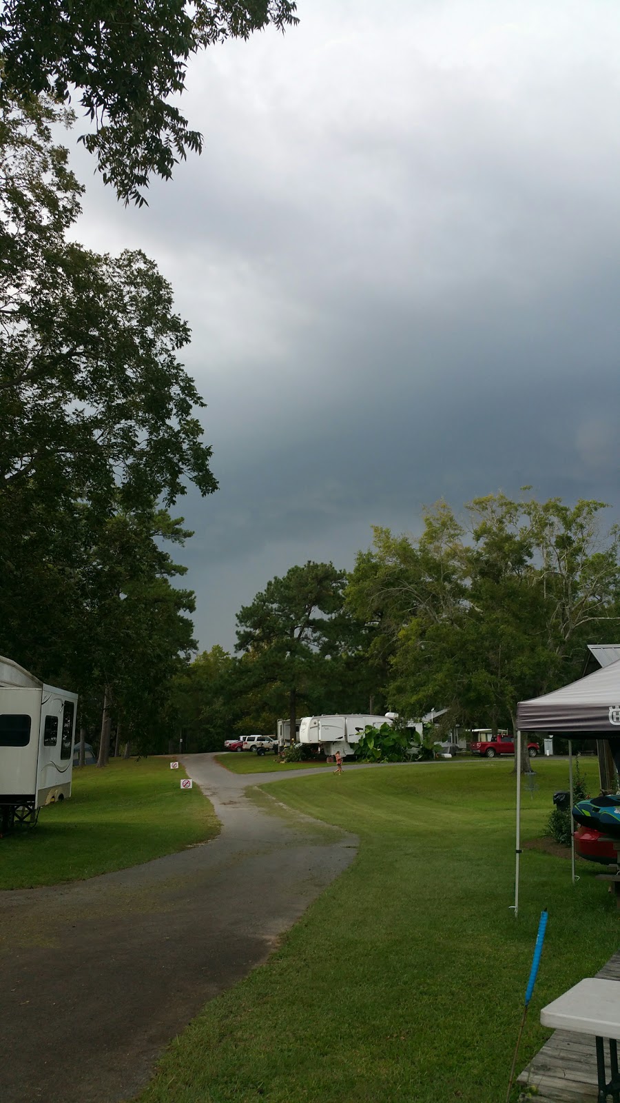 Presleys Outing | The Boathouse Restaurant | restaurant | Moss Point, MS 39562, USA | 2284740200 OR +1 228-474-0200