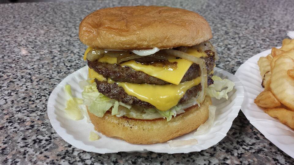 Lindys Famous Hotdogs | restaurant | 6586 Tidewater Dr K, Norfolk, VA 23509, USA | 7578556033 OR +1 757-855-6033