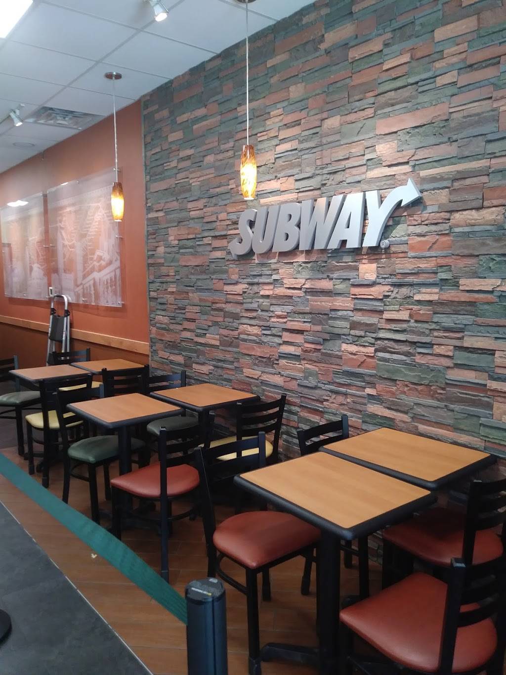 Subway | restaurant | 106 Clebourne St, Fort Mill, SC 29715, USA | 8033968700 OR +1 803-396-8700