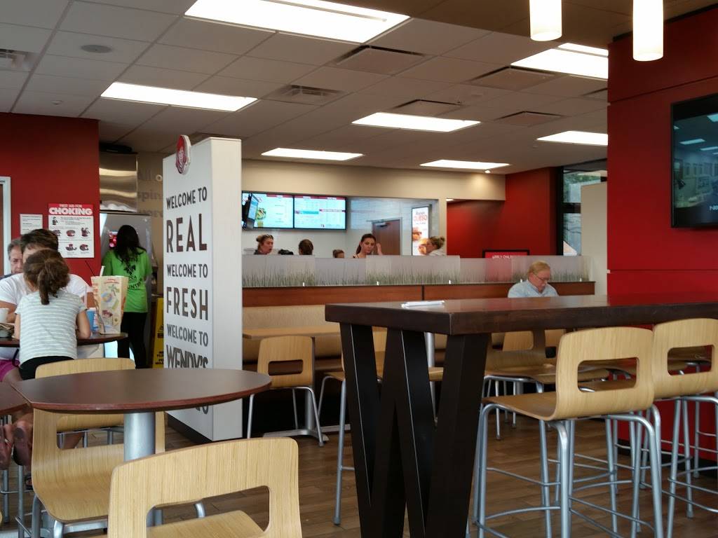 Wendys | restaurant | 360 Dingens St, Buffalo, NY 14206, USA | 7168243011 OR +1 716-824-3011