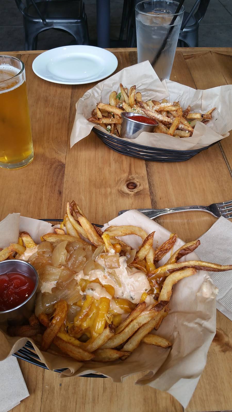 Bear Flag Fish Co. | restaurant | 21058 Pacific Coast Hwy #124, Huntington Beach, CA 92648, USA | 7143740558 OR +1 714-374-0558