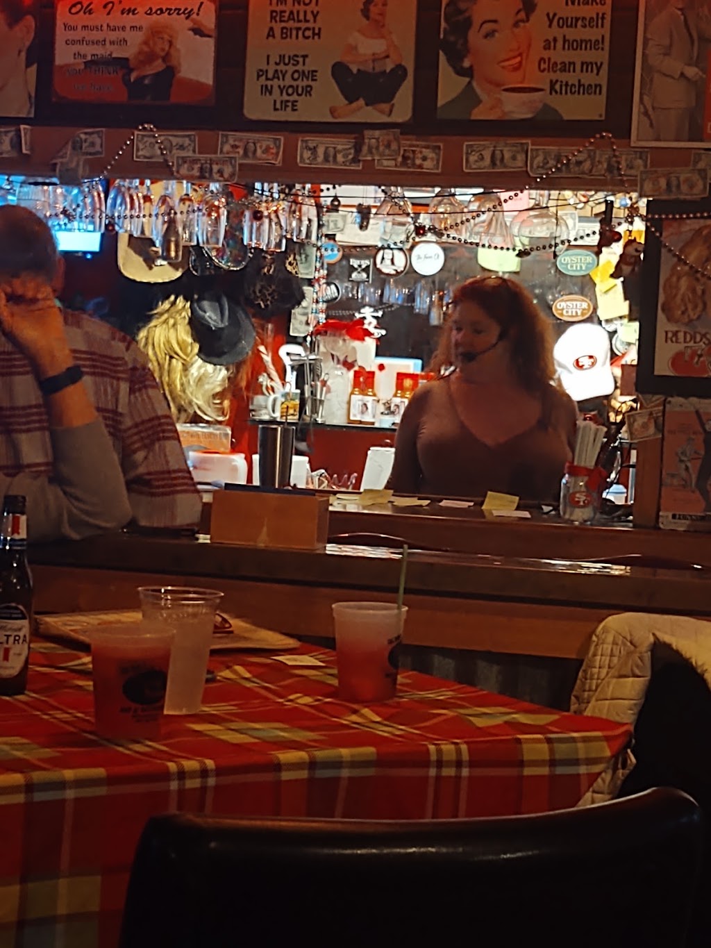 Redds Pub | restaurant | 2320 W County Hwy 30A, Santa Rosa Beach, FL 32459, USA | 8503250252 OR +1 850-325-0252