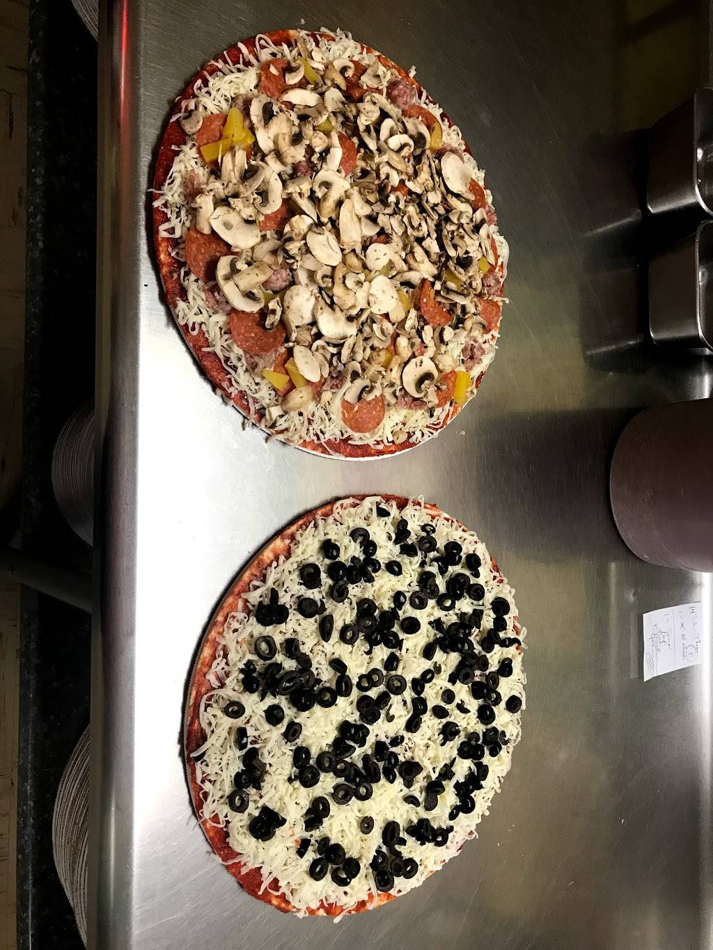 Pizza King Fresh Pizza | restaurant | 1907 W Murdock Ave, Oshkosh, WI 54901, USA | 9202310990 OR +1 920-231-0990