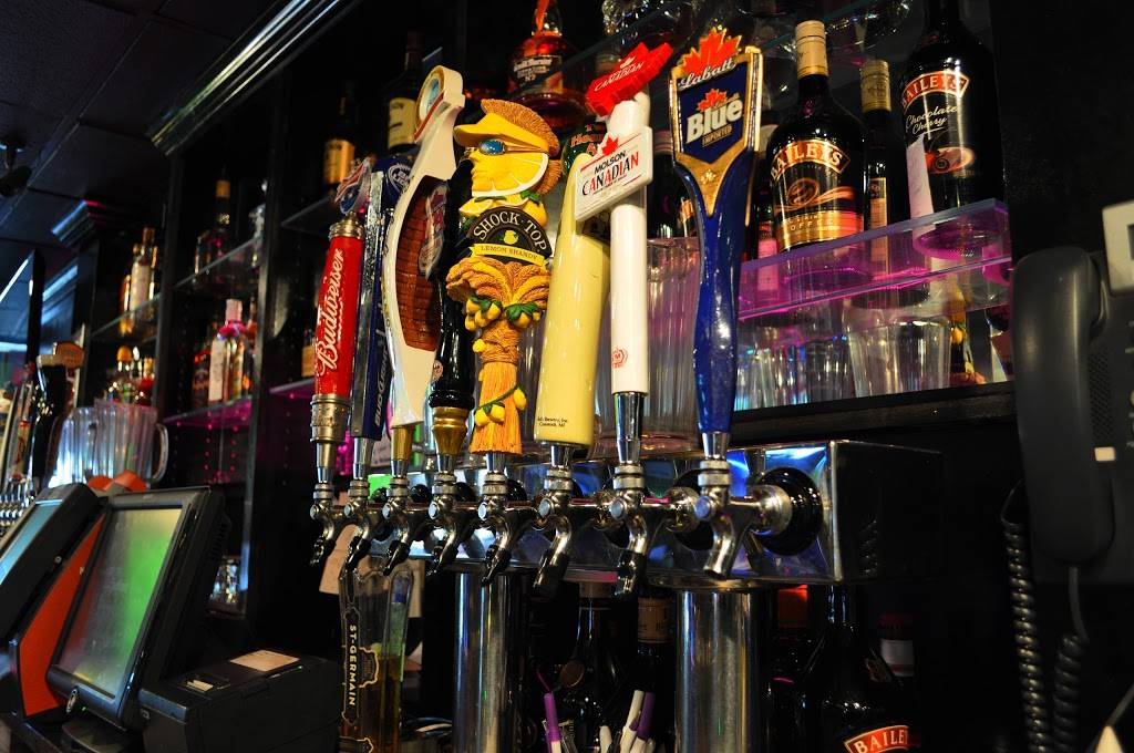 The Hideout | restaurant | 1110 W 14 Mile Rd, Clawson, MI 48017, USA | 2484352494 OR +1 248-435-2494