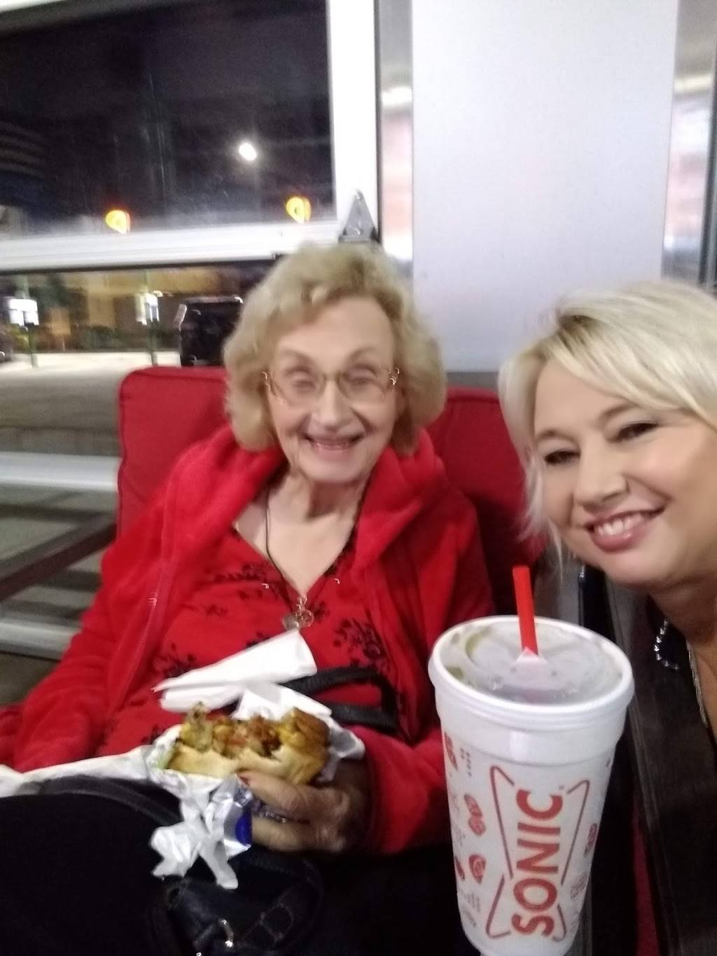 Sonic Drive-In | restaurant | 124 MS-304, Calera, AL 35040, USA | 2056908885 OR +1 205-690-8885