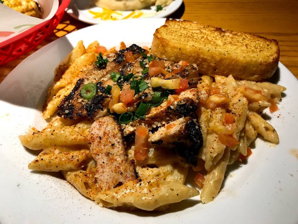 Chilis Grill & Bar | restaurant | 5105 N Belt Hwy, St Joseph, MO 64506, USA | 8162795750 OR +1 816-279-5750