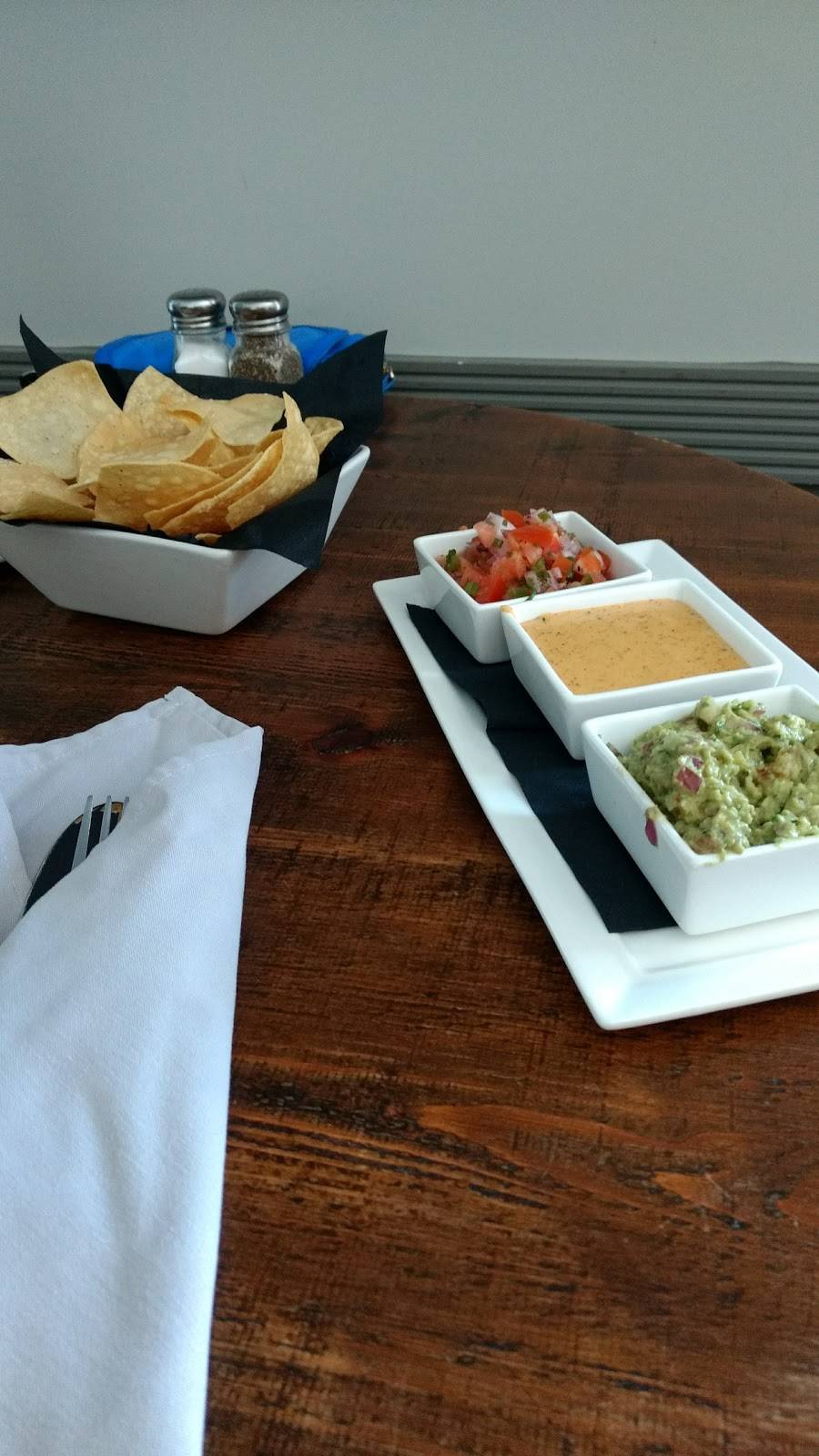 Coast Bar + Bistro | restaurant | 10 Water St, Brunswick, ME 04011, USA | 2073731824 OR +1 207-373-1824